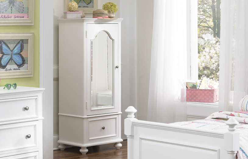 Роль зеркала в оформлении детской комнаты