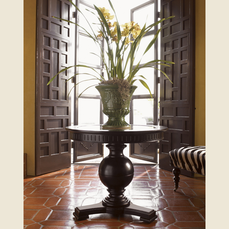 Фото Стол игральный/ чайный/центральный - стиль Колониальный - Для комната развлеченья - Купить в Интернет-магазине Фото Стол игральный/ чайный/центральный - стиль Колониальный - Для комната развлеченья - Купить в Интернет-магазине