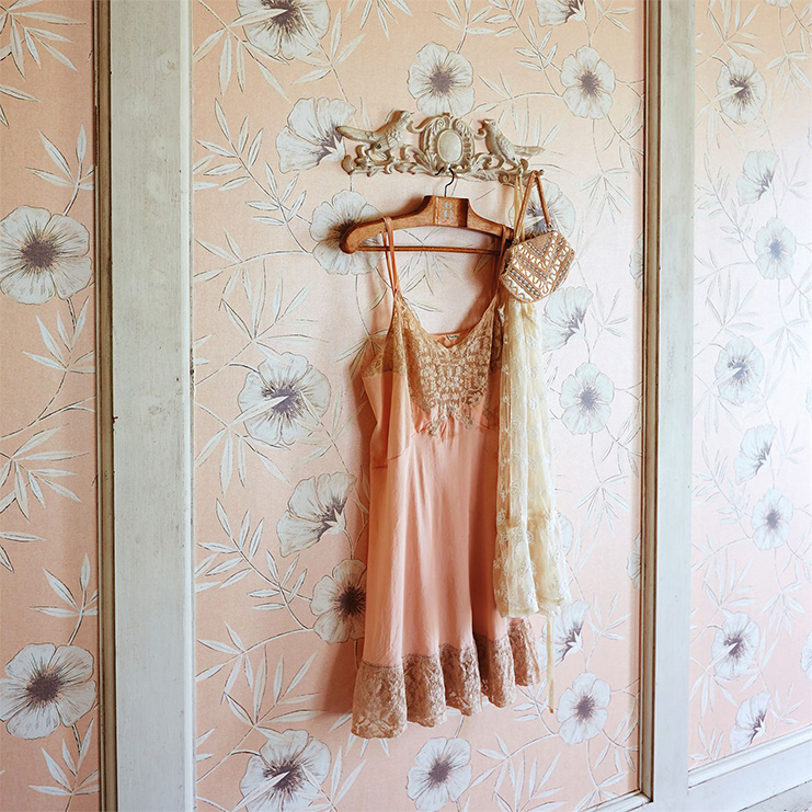 Фото Обои с рисунком - Цветы - стиль Английская классика - Розовые - Купить в Интернет-магазине