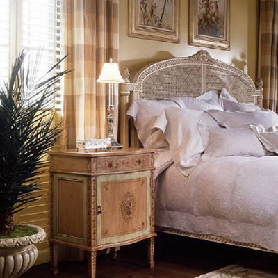 Фото Тумба прикроватная - стиль Американская классика - Для спальни - Купить в Интернет-магазине