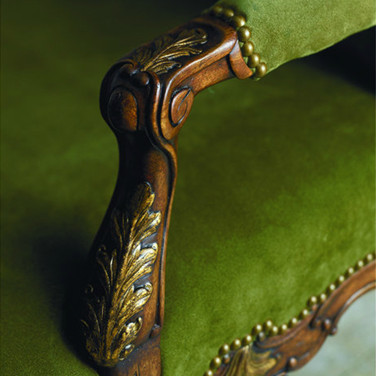 Фото Кресло на деревянной раме - стиль Английская классика - Для гостиной - Купить в Интернет-магазине