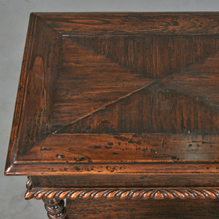 Фото Стол под лампу - стиль Американское наследство - Для гостиной - Купить в Интернет-магазине Фото Стол под лампу - стиль Американское наследство - Для гостиной - Купить в Интернет-магазине