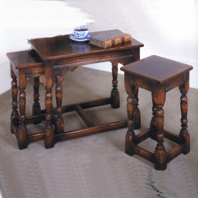 Фото Стол кофейный/журнальный - стиль Тюдор и готика - Для гостиной - Купить в Интернет-магазине