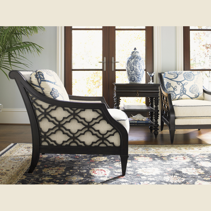 Фото Стол под лампу - стиль Колониальный - Для гостиной - Купить в Интернет-магазине Фото Стол под лампу - стиль Колониальный - Для гостиной - Купить в Интернет-магазине