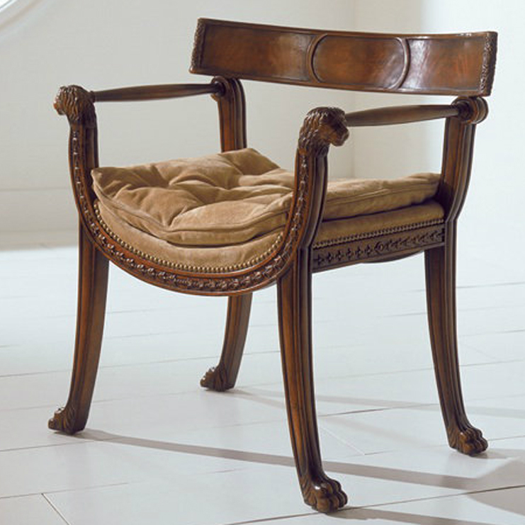 Фото Кресло на деревянной раме - стиль Английская классика - Для гостиной - Купить в Интернет-магазине Фото Кресло на деревянной раме - стиль Английская классика - Для гостиной - Купить в Интернет-магазине