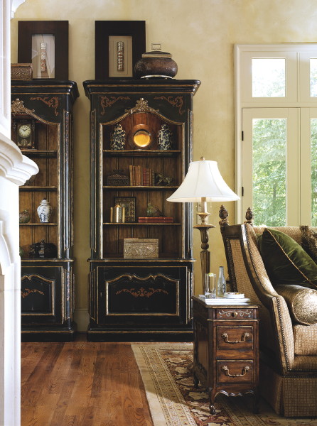 Фото Стол под лампу - стиль Американское наследство - Для гостиной - Купить в Интернет-магазине Фото Стол под лампу - стиль Американское наследство - Для гостиной - Купить в Интернет-магазине