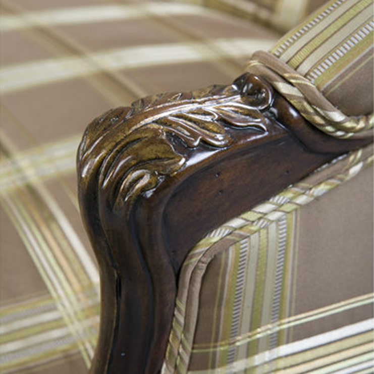 Фото Кресло на деревянной раме - стиль Английская классика - Для гостиной - Купить в Интернет-магазине Фото Кресло на деревянной раме - стиль Английская классика - Для гостиной - Купить в Интернет-магазине