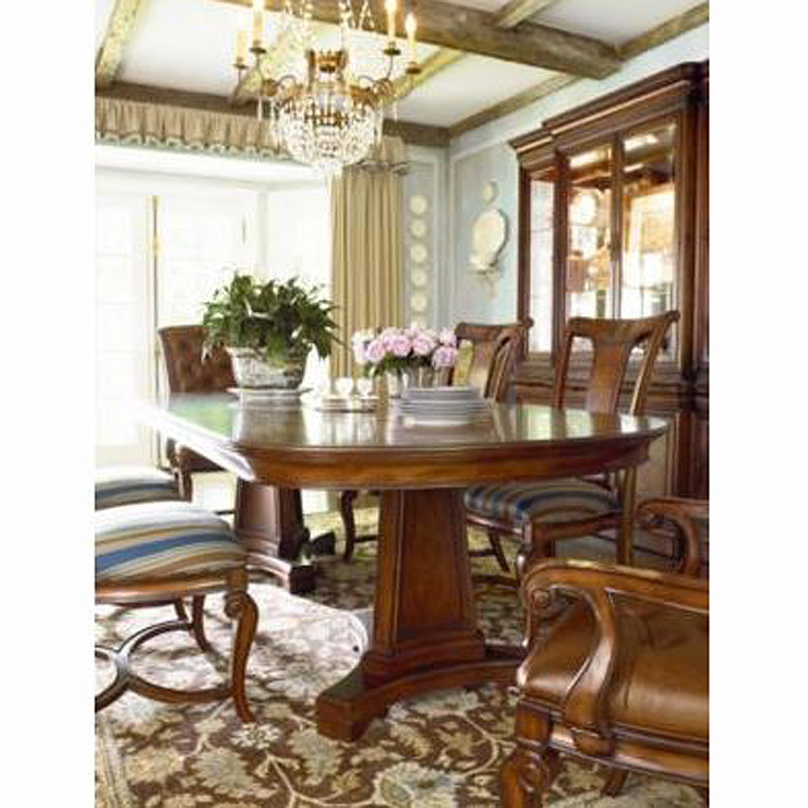 Фото Витрина широкая - стиль Американская классика - Для столовой - Со стеклянными дверями - Thomasville - Deschanel - В наличии - Купить в Интернет-магазине Фото Витрина широкая - стиль Американская классика - Для столовой - Со стеклянными дверями - Thomasville - Deschanel - В наличии - Купить в Интернет-магазине