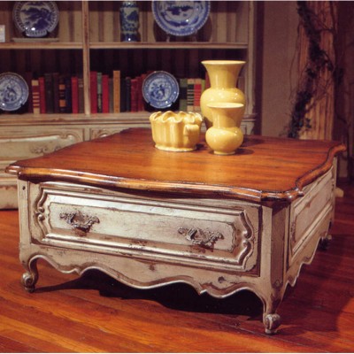 Фото Стол кофейный/журнальный - стиль Роскошное шале - Для гостиной - Купить в Интернет-магазине