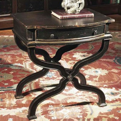 Фото Стол под лампу - стиль Роскошное шале - Для гостиной - Купить в Интернет-магазине