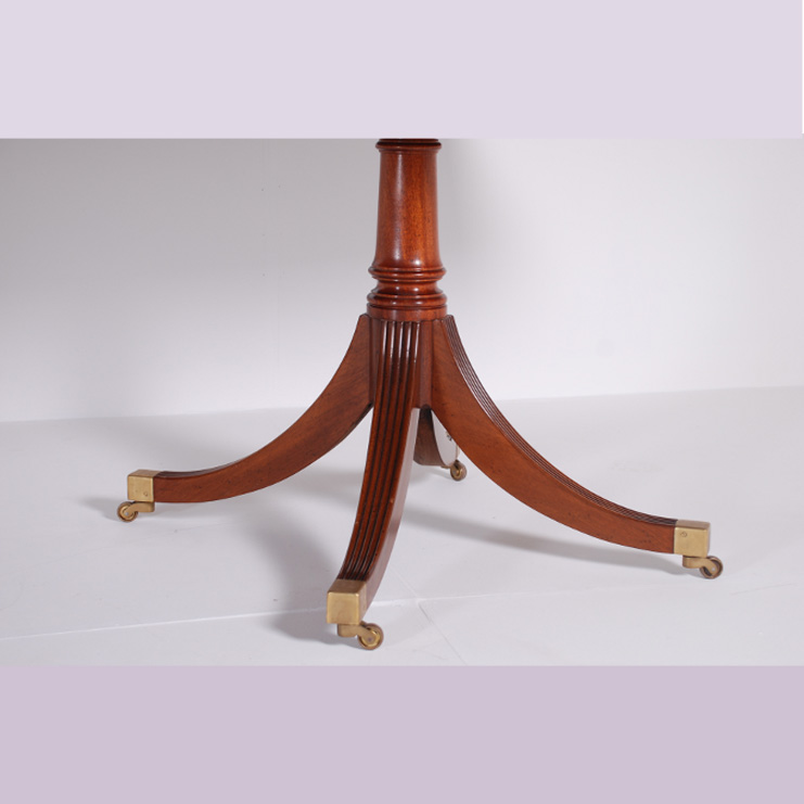 Фото Стол обеденный - стиль Английская классика - Для столовой - большие обеденные столы производства США - Restall Brown & Clennell - Traditional hand-made - Купить в Интернет-магазине