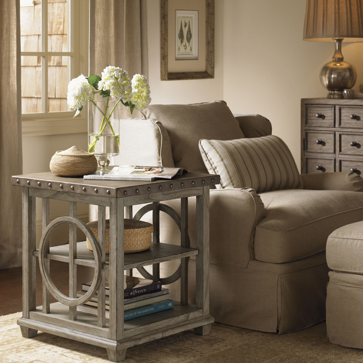 Фото Стол под лампу - стиль American Cottage - Для гостиной - Купить в Интернет-магазине