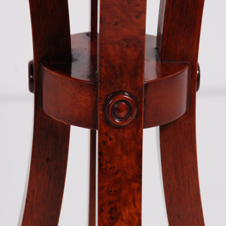 Фото Стол игральный/ чайный/центральный - стиль Английская классика - Для гостиной - Купить в Интернет-магазине Фото Стол игральный/ чайный/центральный - стиль Английская классика - Для гостиной - Купить в Интернет-магазине