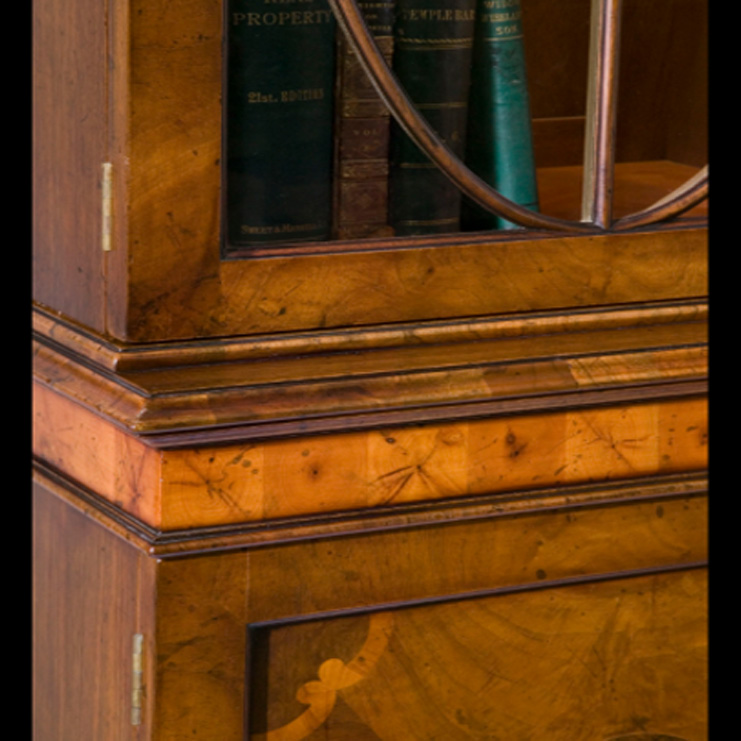 Фото Витрина широкая - стиль Английская классика - Для кабинета - Со стеклянными дверями - Restall Brown & Clennell - Traditional hand-made - Купить в Интернет-магазине