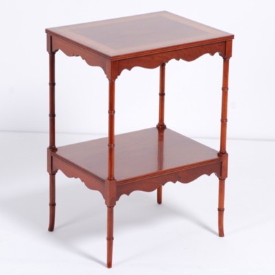 Фото Стол под лампу - стиль Английская классика - Для гостиной - Купить в Интернет-магазине