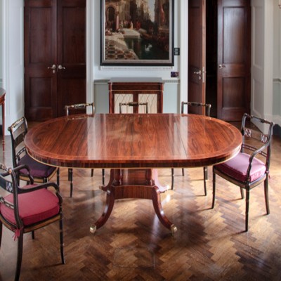 Фото Стол обеденный - стиль Английская классика - Для гостиной - большие обеденные столы производства США - Restall Brown & Clennell - Traditional hand-made - Купить в Интернет-магазине