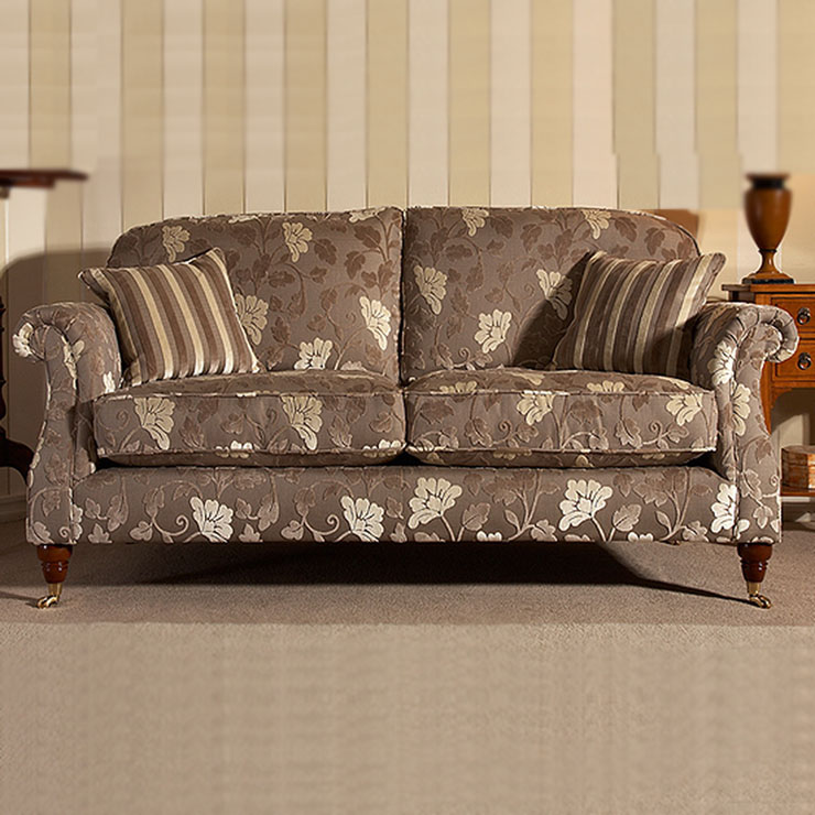 Фото Диван большой - стиль Английская классика - Для гостиной - Купить в Интернет-магазине Фото Диван большой - стиль Английская классика - Для гостиной - Купить в Интернет-магазине
