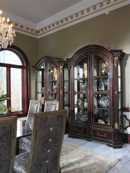 Фото Витрина широкая - стиль Флорида Дизайн - Для столовой - Со стеклянными дверями - Marge Carson - Seville - Купить в Интернет-магазине Фото Витрина широкая - стиль Флорида Дизайн - Для столовой - Со стеклянными дверями - Marge Carson - Seville - Купить в Интернет-магазине