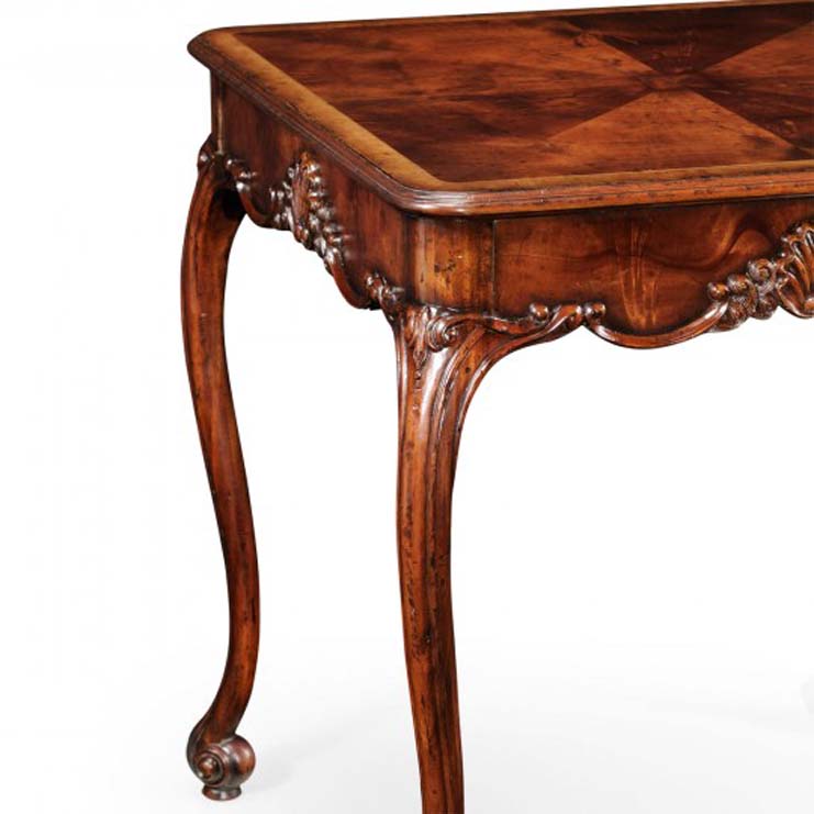 Фото Стол под лампу - стиль Английская классика - Для гостиной - Купить в Интернет-магазине