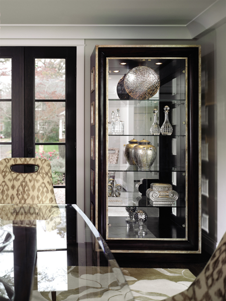 Фото Витрина узкая - стиль Transitional - Для гостиной - Купить в Интернет-магазине Фото Витрина узкая - стиль Transitional - Для гостиной - Купить в Интернет-магазине