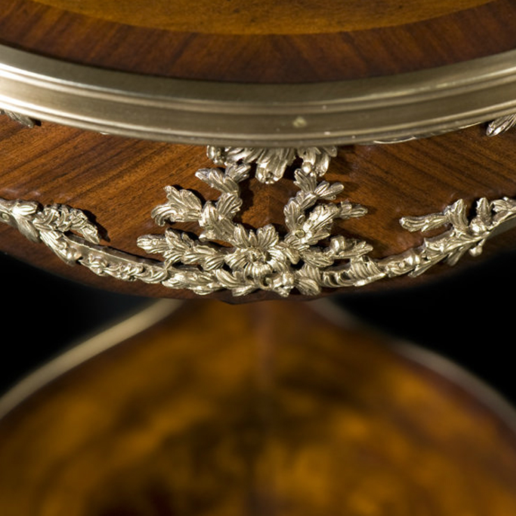 Фото Стол под лампу - стиль Английская классика - Для гостиной - Купить в Интернет-магазине Фото Стол под лампу - стиль Английская классика - Для гостиной - Купить в Интернет-магазине