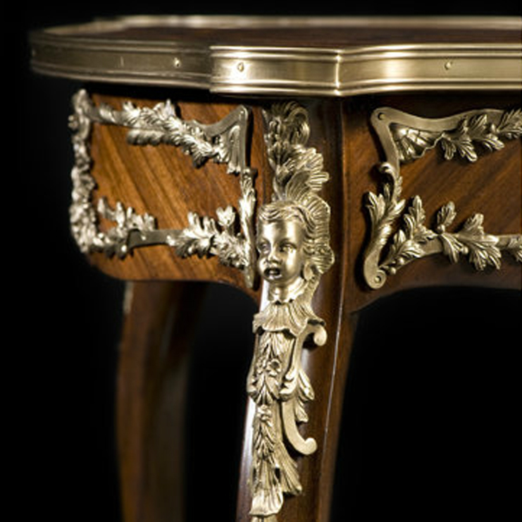 Фото Стол под лампу - стиль Английская классика - Для гостиной - Купить в Интернет-магазине Фото Стол под лампу - стиль Английская классика - Для гостиной - Купить в Интернет-магазине