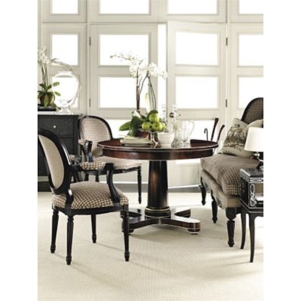 Фото Стол обеденный - стиль Современная классика - Для столовой - большие обеденные столы производства США - Hickory Chair - Archive - Купить в Интернет-магазине Фото Стол обеденный - стиль Современная классика - Для столовой - большие обеденные столы производства США - Hickory Chair - Archive - Купить в Интернет-магазине