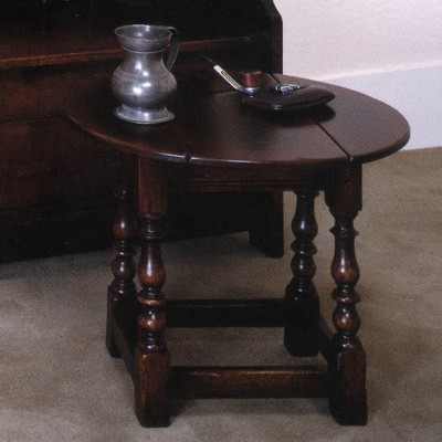 Фото Стол кофейный/журнальный - стиль Тюдор и готика - Для гостиной - Купить в Интернет-магазине