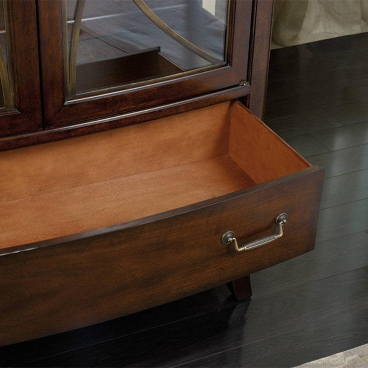 Фото Витрина узкая - стиль Современная классика - Для столовой - Купить в Интернет-магазине