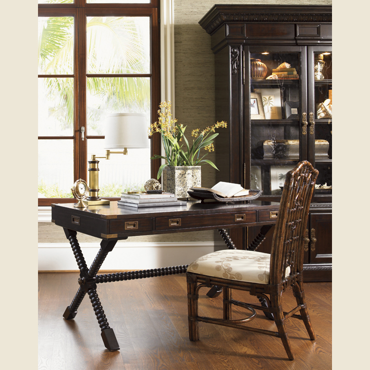 Фото Стол письменный - стиль Колониальный - Для кабинета - Купить в Интернет-магазине
