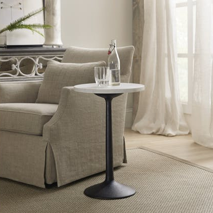 Фото Стол под лампу - стиль Современная классика - Для гостиной - Купить в Интернет-магазине