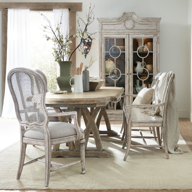 Фото Стол обеденный - стиль American Cottage - Для столовой - большие обеденные столы производства США - Hooker - Boheme - Купить в Интернет-магазине