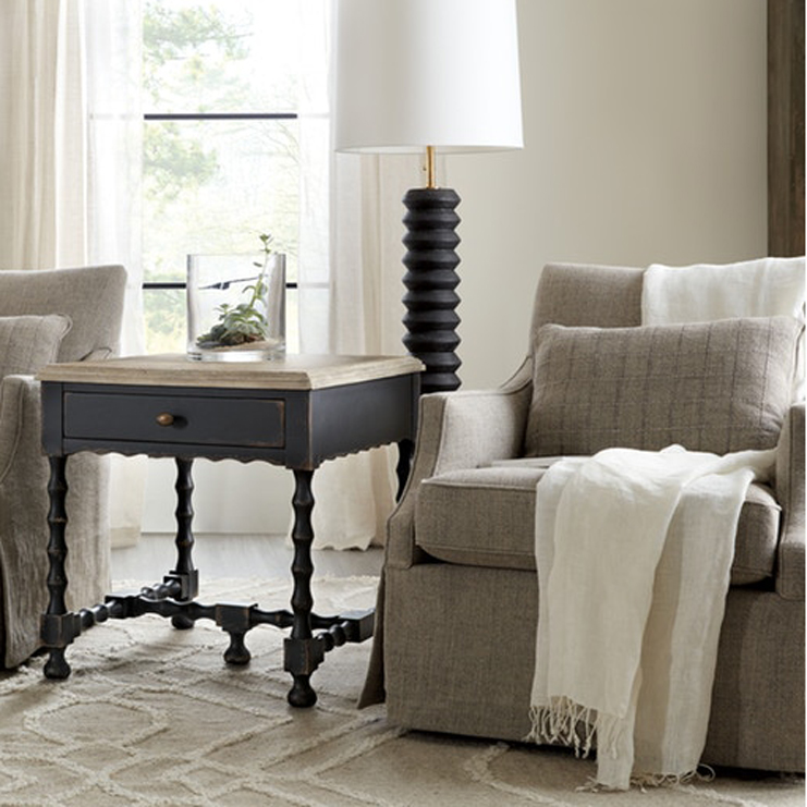 Фото Стол под лампу - стиль Современная классика - Для гостиной - Купить в Интернет-магазине Фото Стол под лампу - стиль Современная классика - Для гостиной - Купить в Интернет-магазине