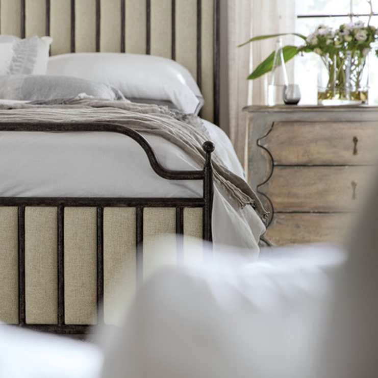 Фото Кровать - стиль Современная классика - Для спальни - Купить в Интернет-магазине