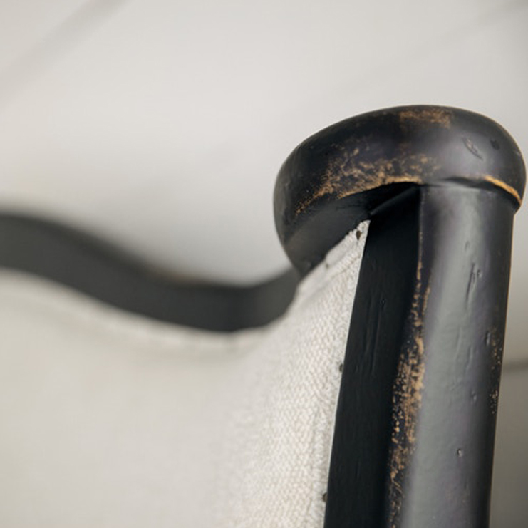 Фото Кровать - стиль Современная классика - Для спальни - Купить в Интернет-магазине