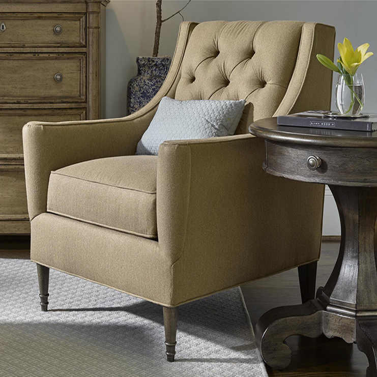 Фото Кресло обитое - стиль Американская классика - Для гостиной - удобное кресло производства США - English Interiors - Protege - В наличии - Купить в Интернет-магазине