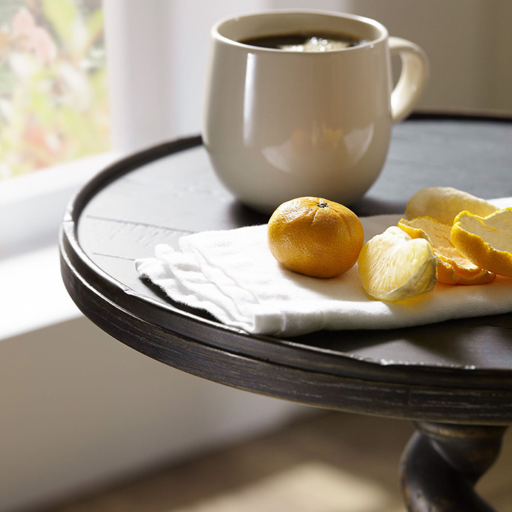 Фото Стол под лампу - стиль Американская классика - Для столовой - Купить в Интернет-магазине