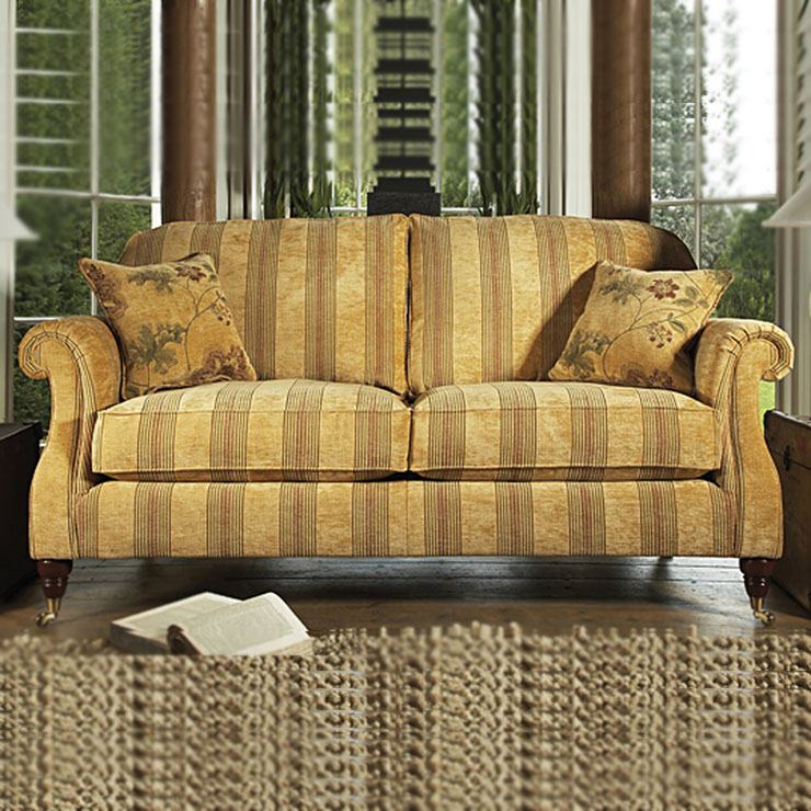 Фото Диван большой - стиль Английская классика - Для гостиной - Купить в Интернет-магазине Фото Диван большой - стиль Английская классика - Для гостиной - Купить в Интернет-магазине