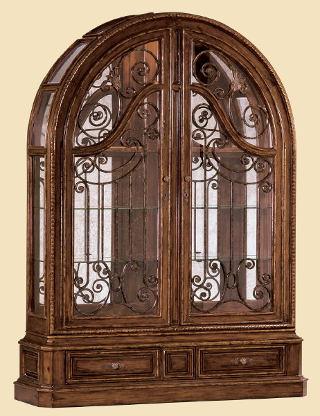 Фото Витрина широкая - стиль Роскошное шале - Для гостиной - Со стеклянными дверями - Marge Carson - Country manor - Купить в Интернет-магазине