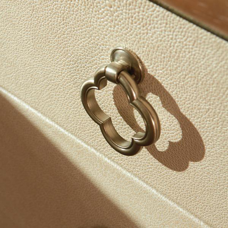 Фото Тумба прикроватная - стиль Transitional - Для спальни - Купить в Интернет-магазине Фото Тумба прикроватная - стиль Transitional - Для спальни - Купить в Интернет-магазине