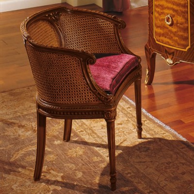 Фото Кресло на деревянной раме - стиль Русский дворцовый - Для гостиной - Купить в Интернет-магазине