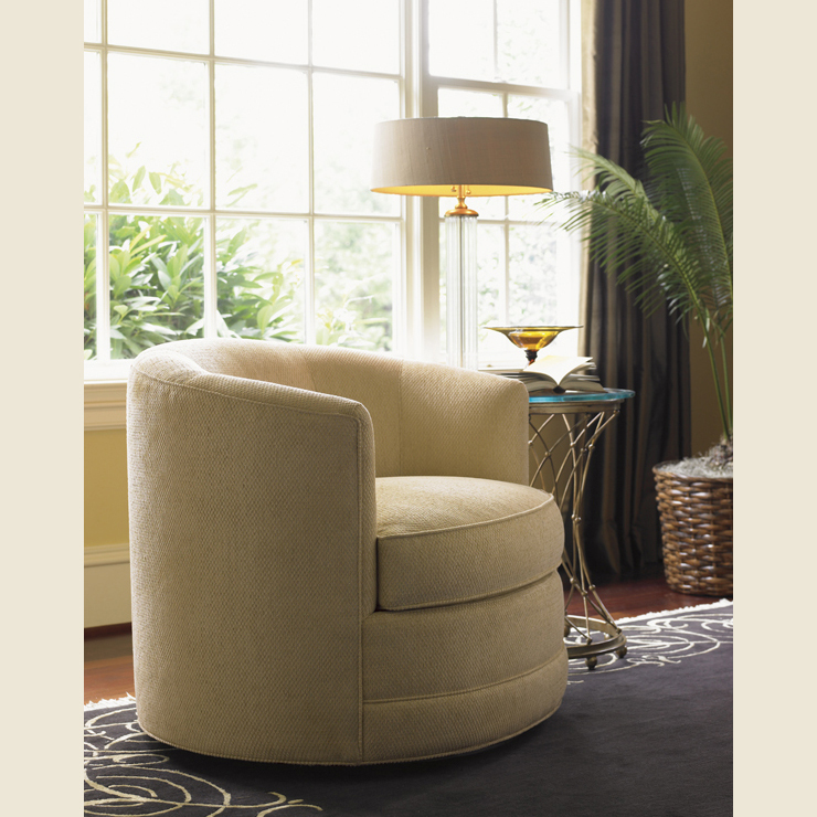 Фото Кресло обитое - стиль Современная классика - Для гостиной - удобное кресло производства США - Lexington - St Tropez - Купить в Интернет-магазине Фото Кресло обитое - стиль Современная классика - Для гостиной - удобное кресло производства США - Lexington - St Tropez - Купить в Интернет-магазине