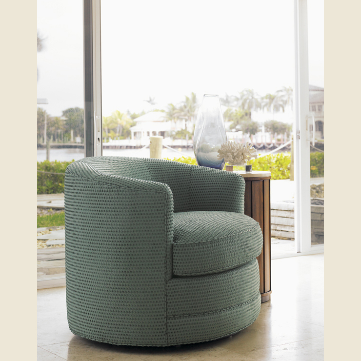 Фото Кресло обитое - стиль Современное кантри - Для гостиной - удобное кресло производства США - Lexington - Ocean Club - Купить в Интернет-магазине Фото Кресло обитое - стиль Современное кантри - Для гостиной - удобное кресло производства США - Lexington - Ocean Club - Купить в Интернет-магазине