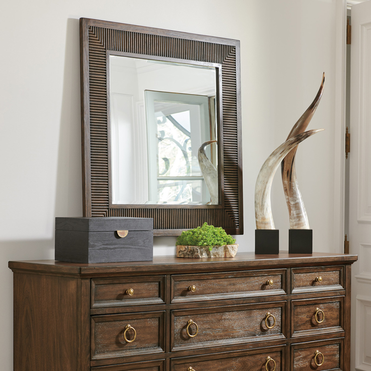 Фото Зеркало настенное - стиль Современная классика - Для спальни - Купить в Интернет-магазине Фото Зеркало настенное - стиль Современная классика - Для спальни - Купить в Интернет-магазине