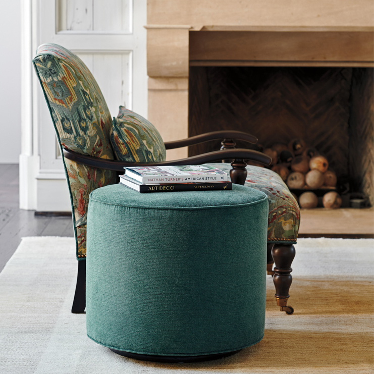 Фото Пуф, банкетка - стиль Современная классика - Для гостиной - Купить в Интернет-магазине