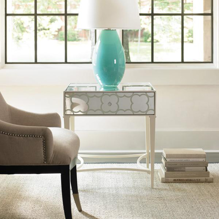 Фото Стол под лампу - стиль Transitional - Для гостиной - Купить в Интернет-магазине Фото Стол под лампу - стиль Transitional - Для гостиной - Купить в Интернет-магазине