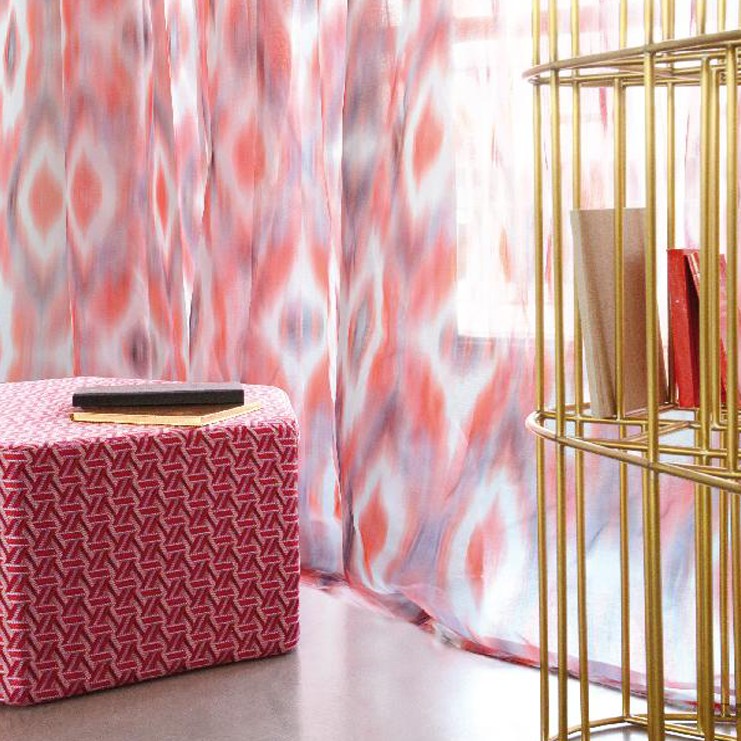 Фото Ткань портьерная с рисунком - Орнамент - стиль Современный - Малиновый - Купить в Интернет-магазине Фото Ткань портьерная с рисунком - Орнамент - стиль Современный - Малиновый - Купить в Интернет-магазине