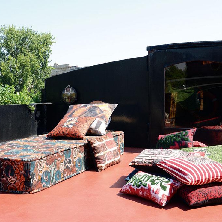 Фото Ткань портьерная с рисунком - Орнамент - стиль Европейский - Черный - Купить в Интернет-магазине