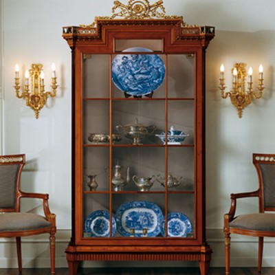 Фото Витрина узкая - стиль Русский дворцовый - Для гостиной - Купить в Интернет-магазине