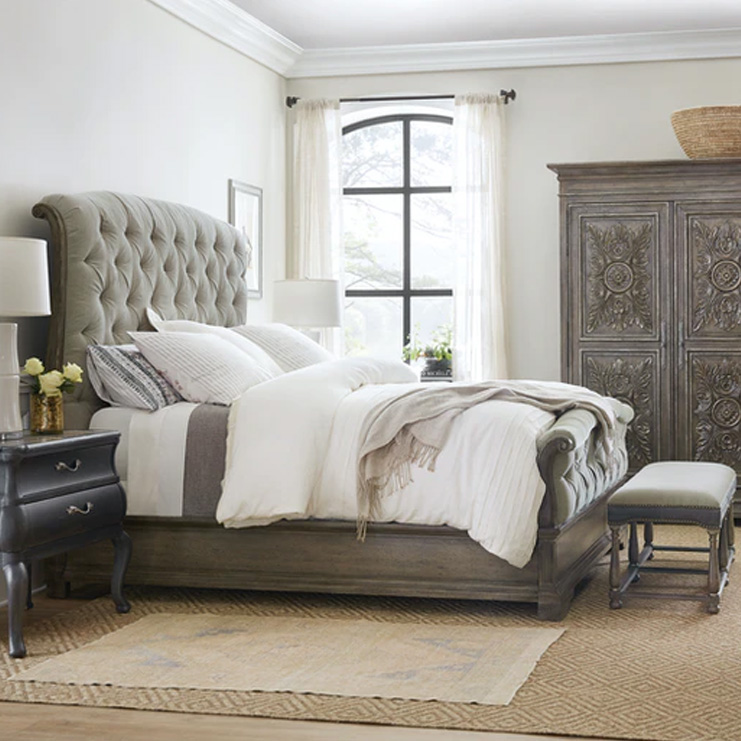 Фото Кровать - стиль Современная классика - Для спальни - Купить в Интернет-магазине